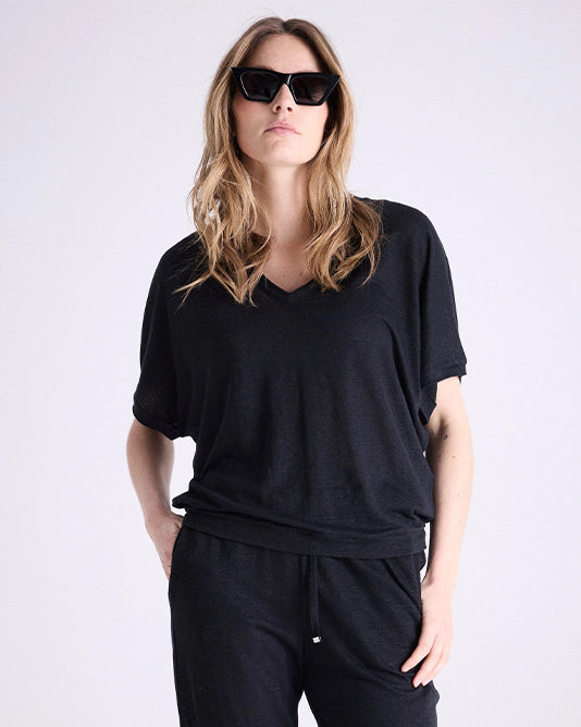 V-Neck Batwing Linen T-Shirt in Black