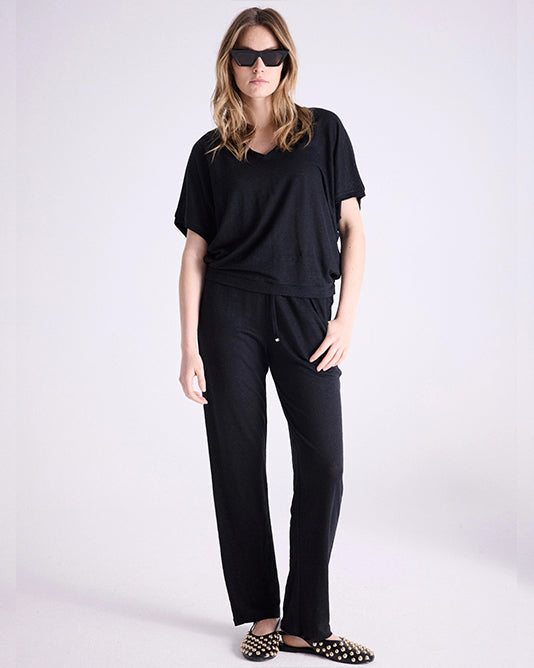 V-Neck Batwing Linen T-Shirt in Black