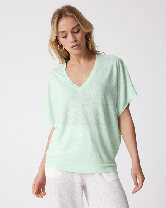 V Neck Batwing Linen T Shirt in Mint