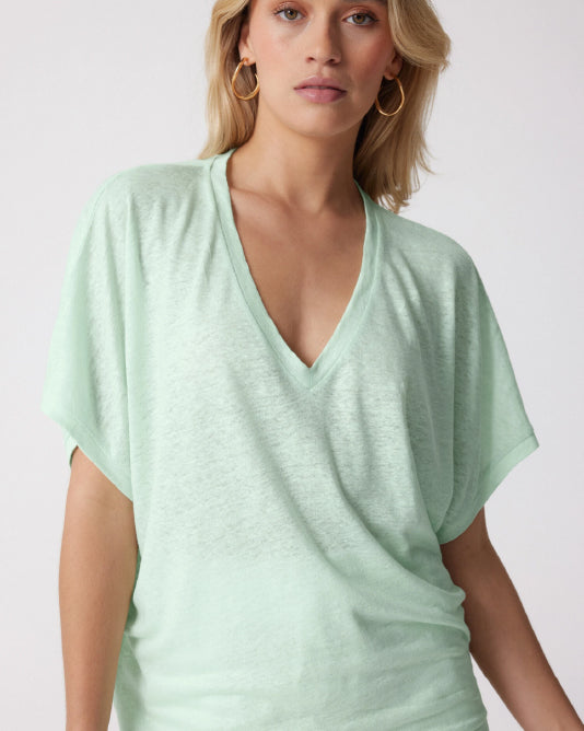 V Neck Batwing Linen T Shirt in Mint