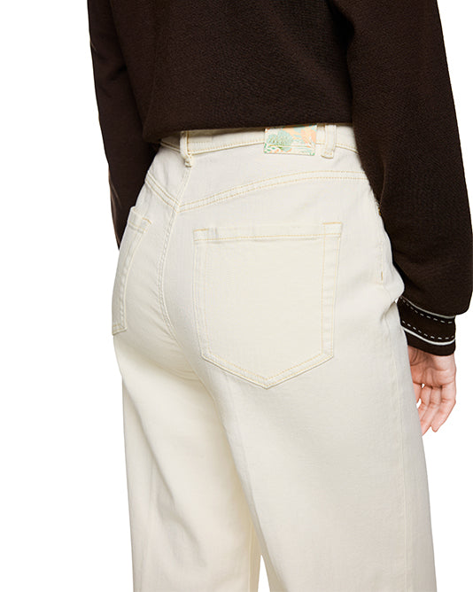 Wide Cream Jean With Pocket Decoration
