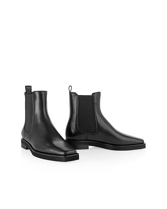 SQUARE TOE BOOT