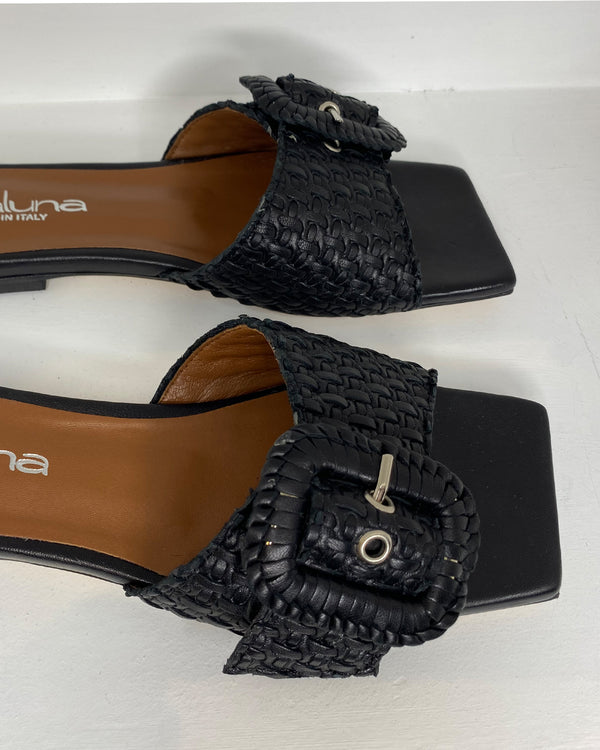 LAST PAIR Black Basketweave Buckle Slide