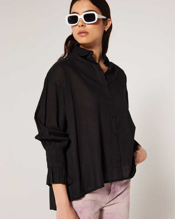Gathered Cuff Relaxed Shape Black Shirt