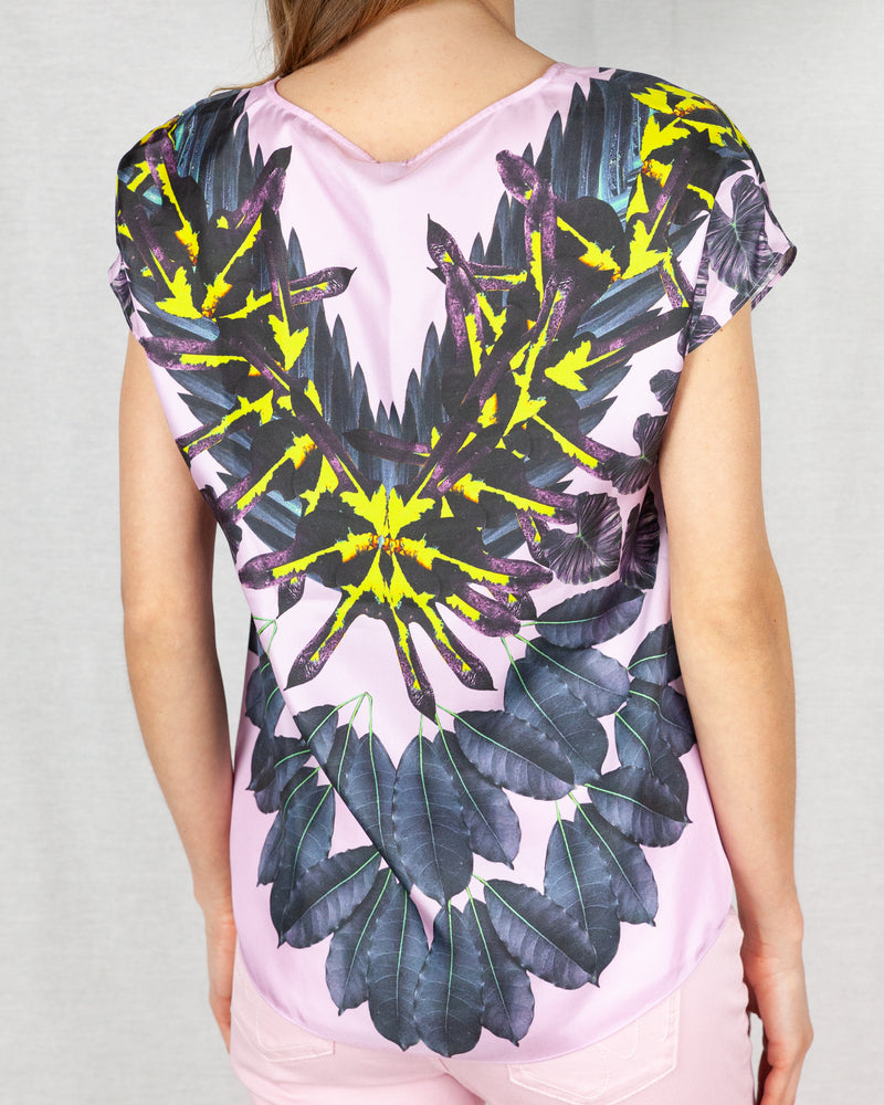 feather print loose fit v-neck top
