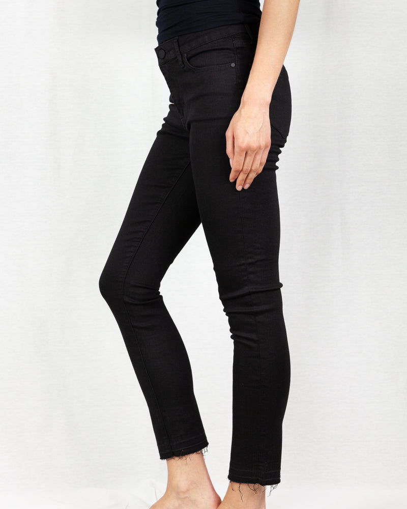 Black Cropped skinny jeans with frayed ankle hem