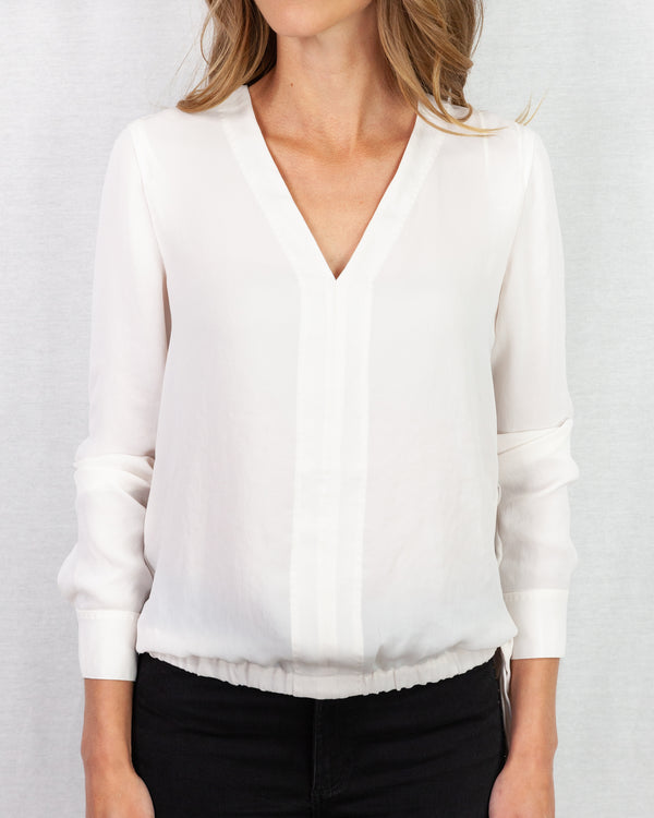White Crease resistant V-neck blouson blouse 