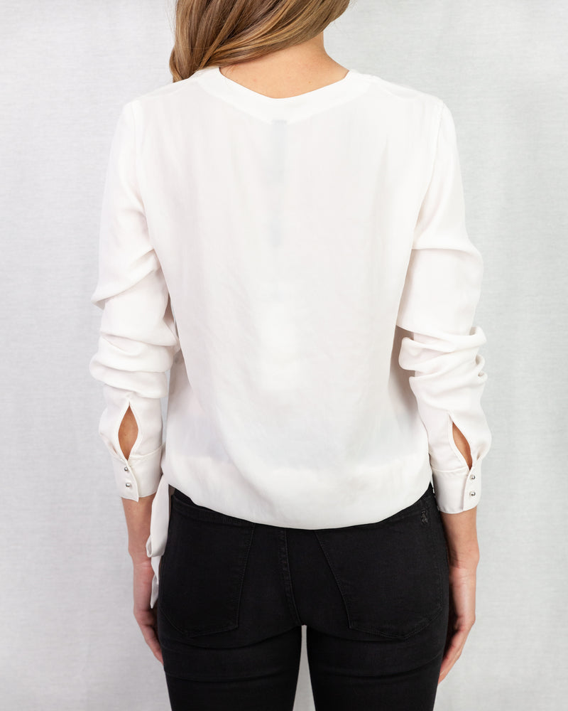 White Crease resistant V-neck blouson blouse 